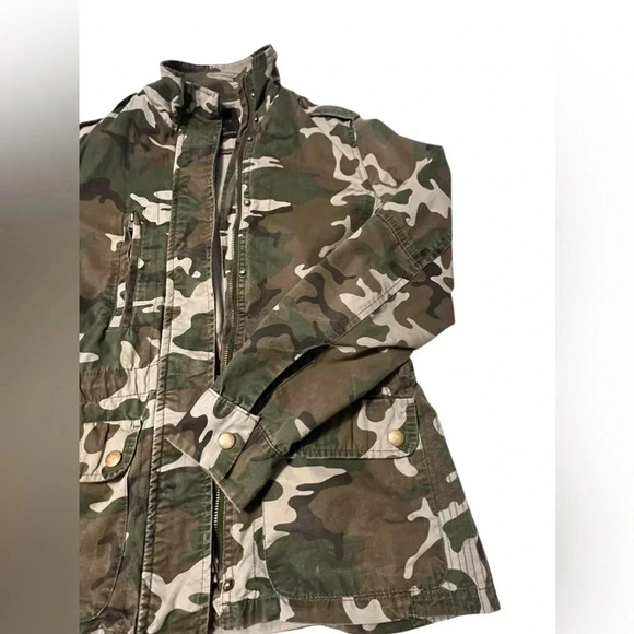 Love Tree Women’s size smalll camo zip up jacket - Picture 8 of 14
